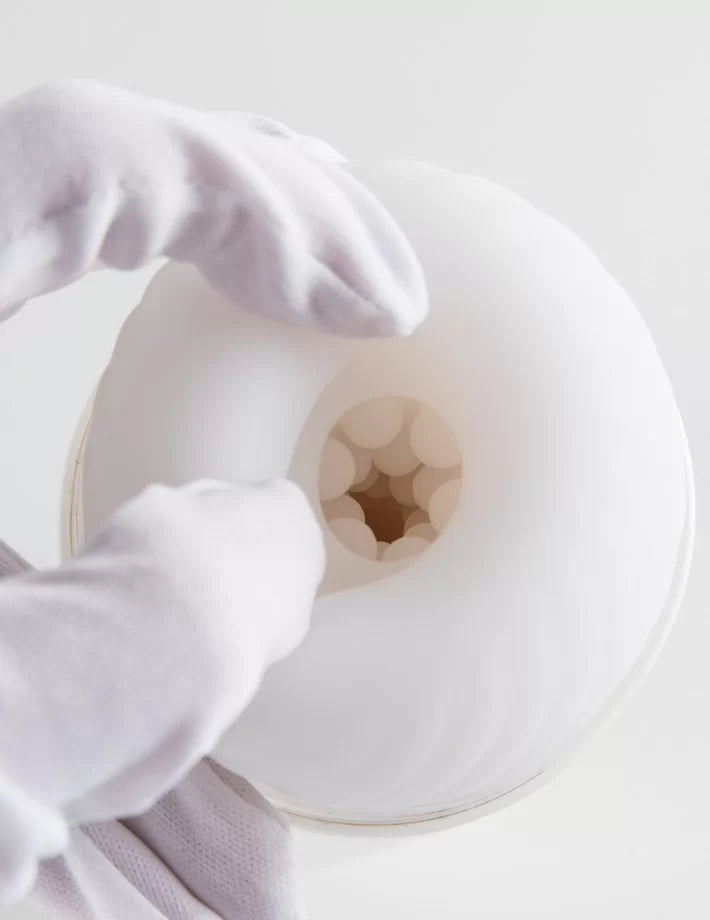 SAM White 電動オナホール - SVAKOM Japan